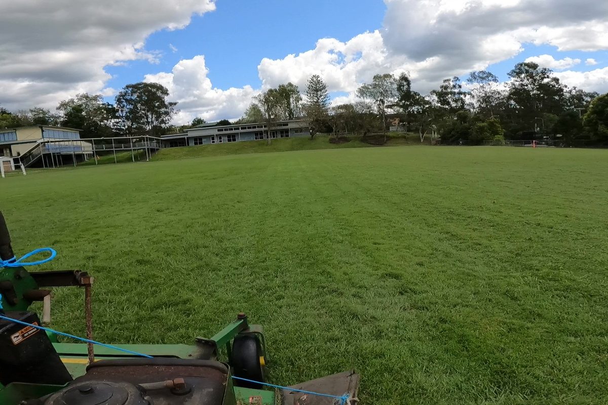 Large lawn maintenance from the Graham’s network
